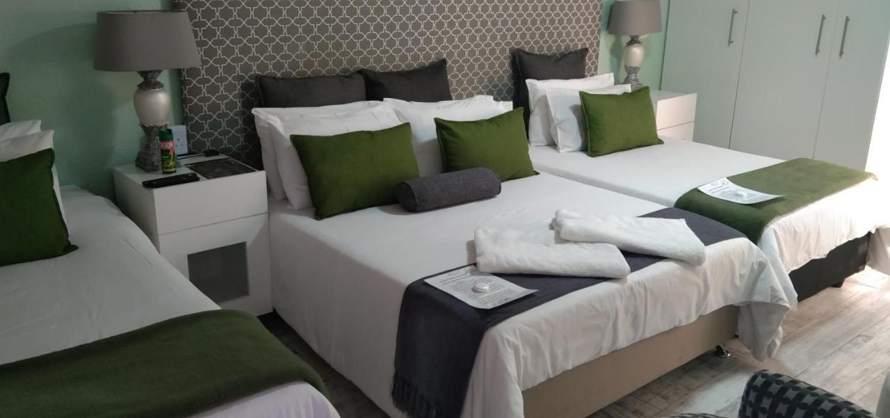 Mitchell'S Guesthouse ปาโรว์ ภายนอก รูปภาพ