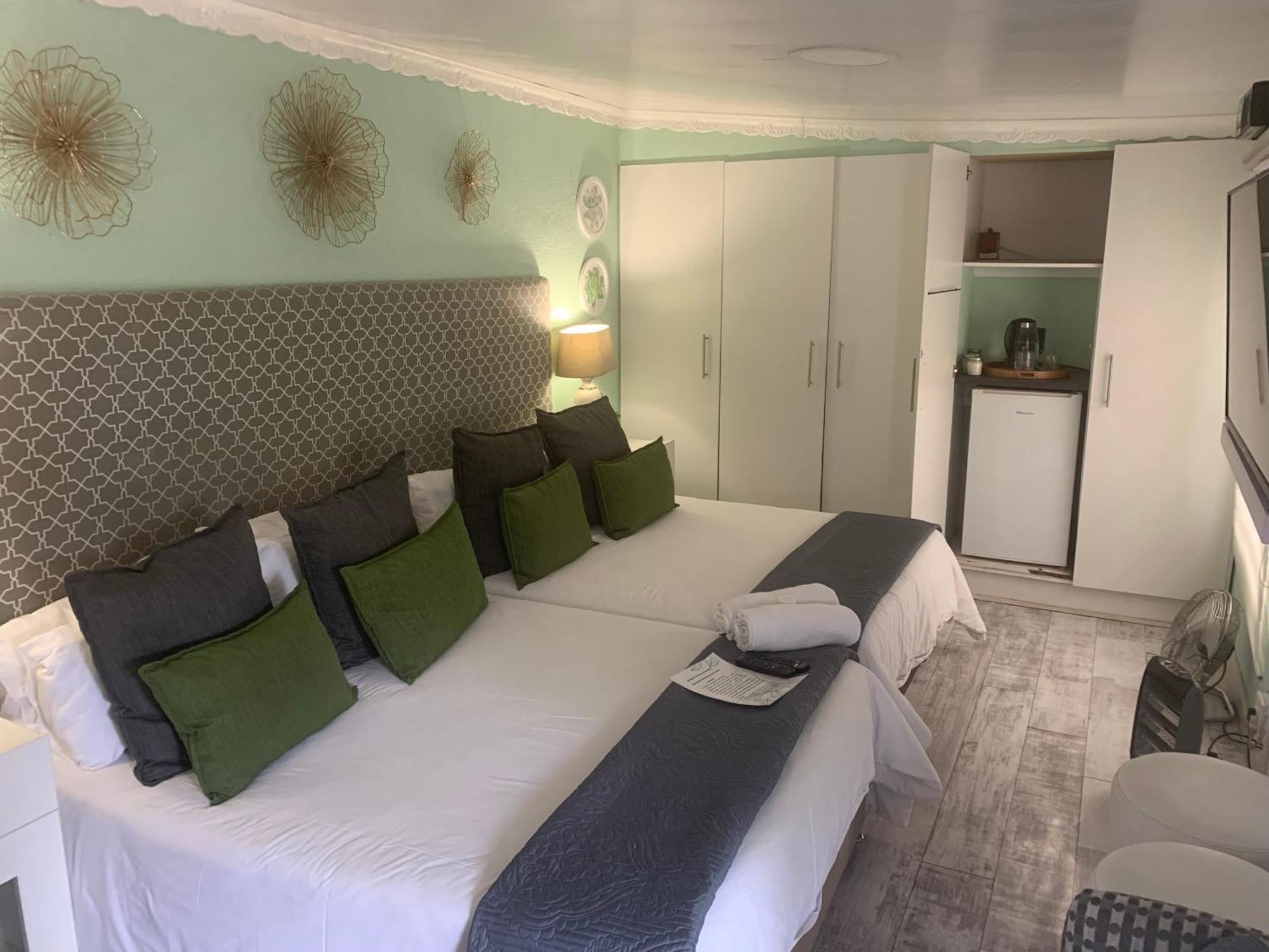 Mitchell'S Guesthouse ปาโรว์ ภายนอก รูปภาพ